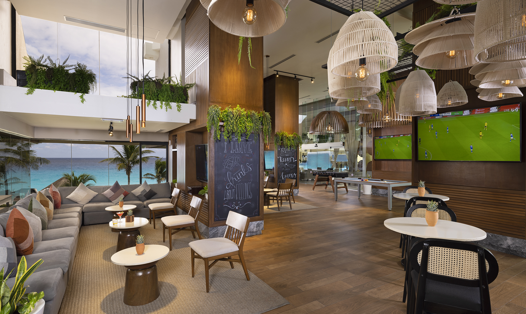 1095375-ginger-bar-loungeA_23520109.jpg