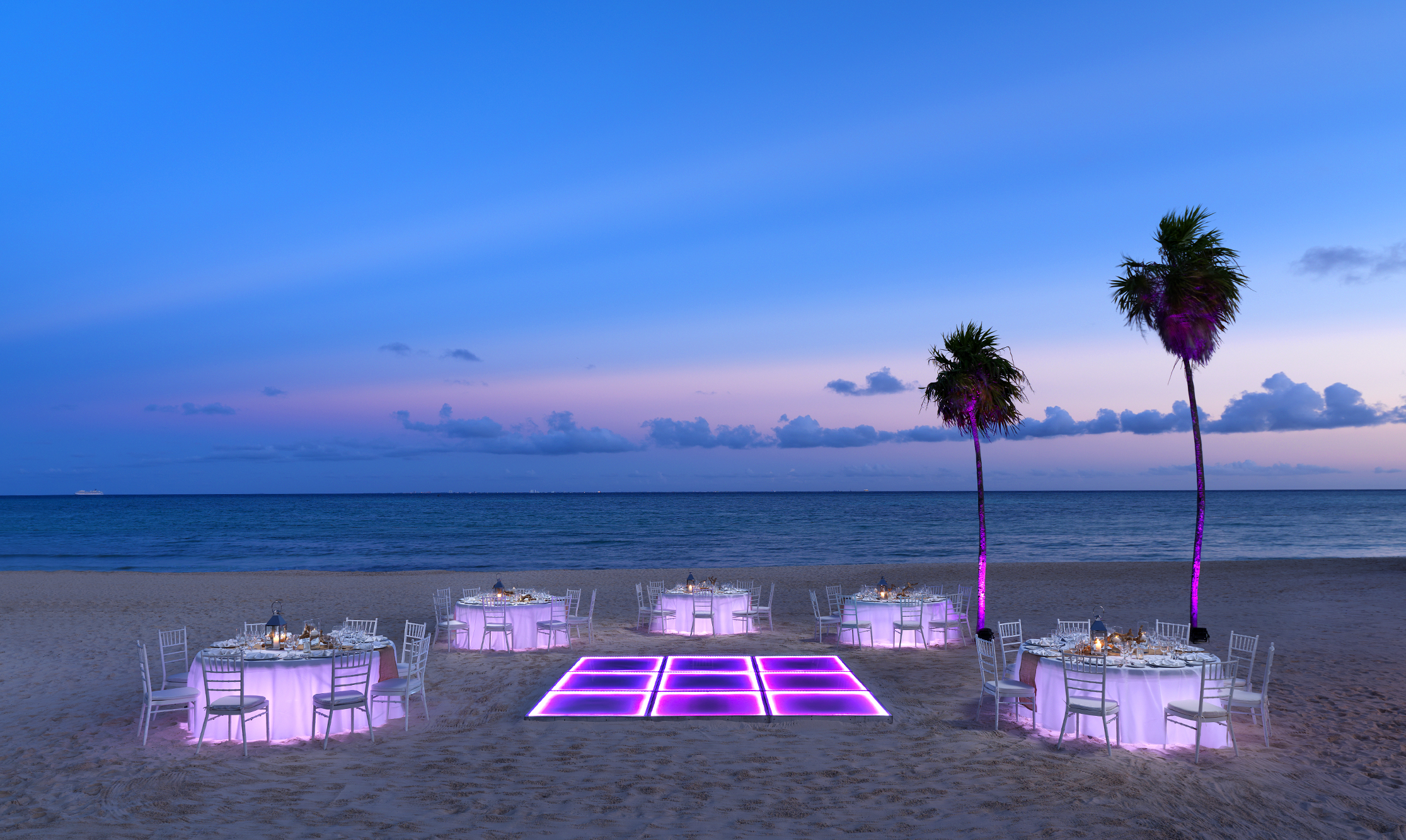 2040484-beach_banquet_8171.jpg